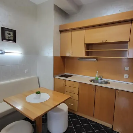 アパート Dukat Apartmani-studio