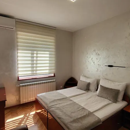 アパート Dukat Apartmani-studio *