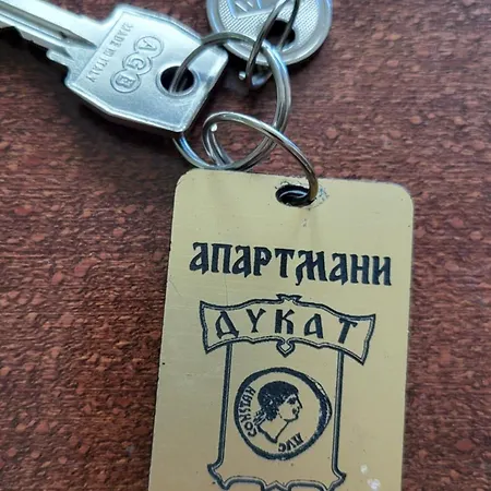 Dukat Apartmani-studio דירה *