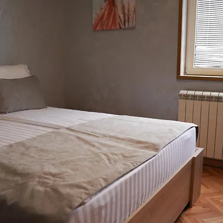 アパート Dukat Apartmani-studio *