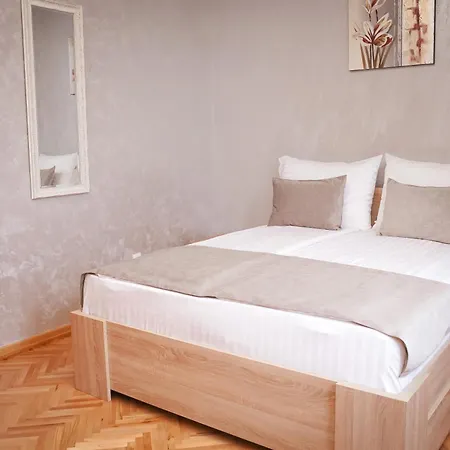 Dukat Apartmani-studio アパート